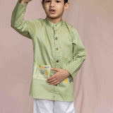 Green kurta set with embroidered pockets for boys