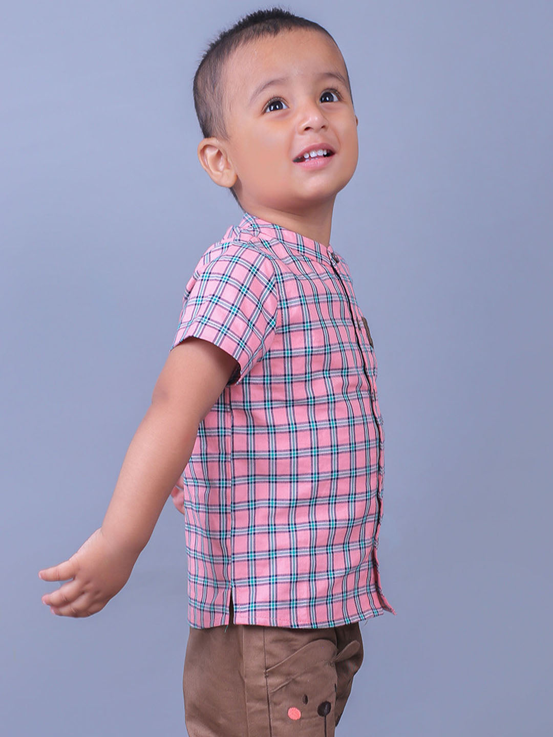 boy wearing Pink checks shirt with Mandarain coller